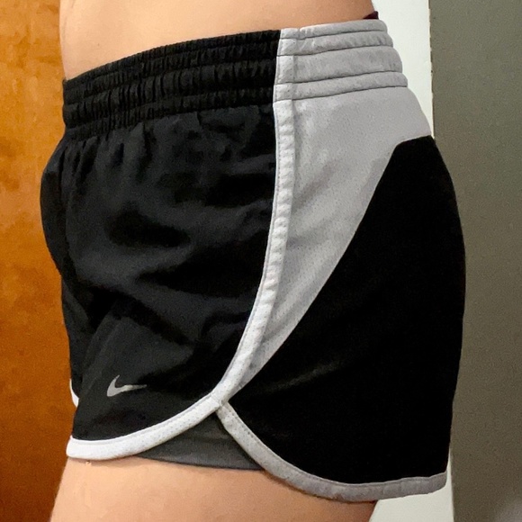 Nike athletic shorts with shorts attached - Picture 3 of 8